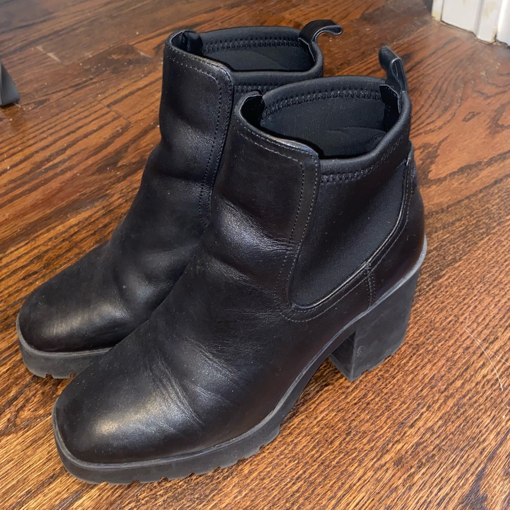 Aldo black boots booties size 8